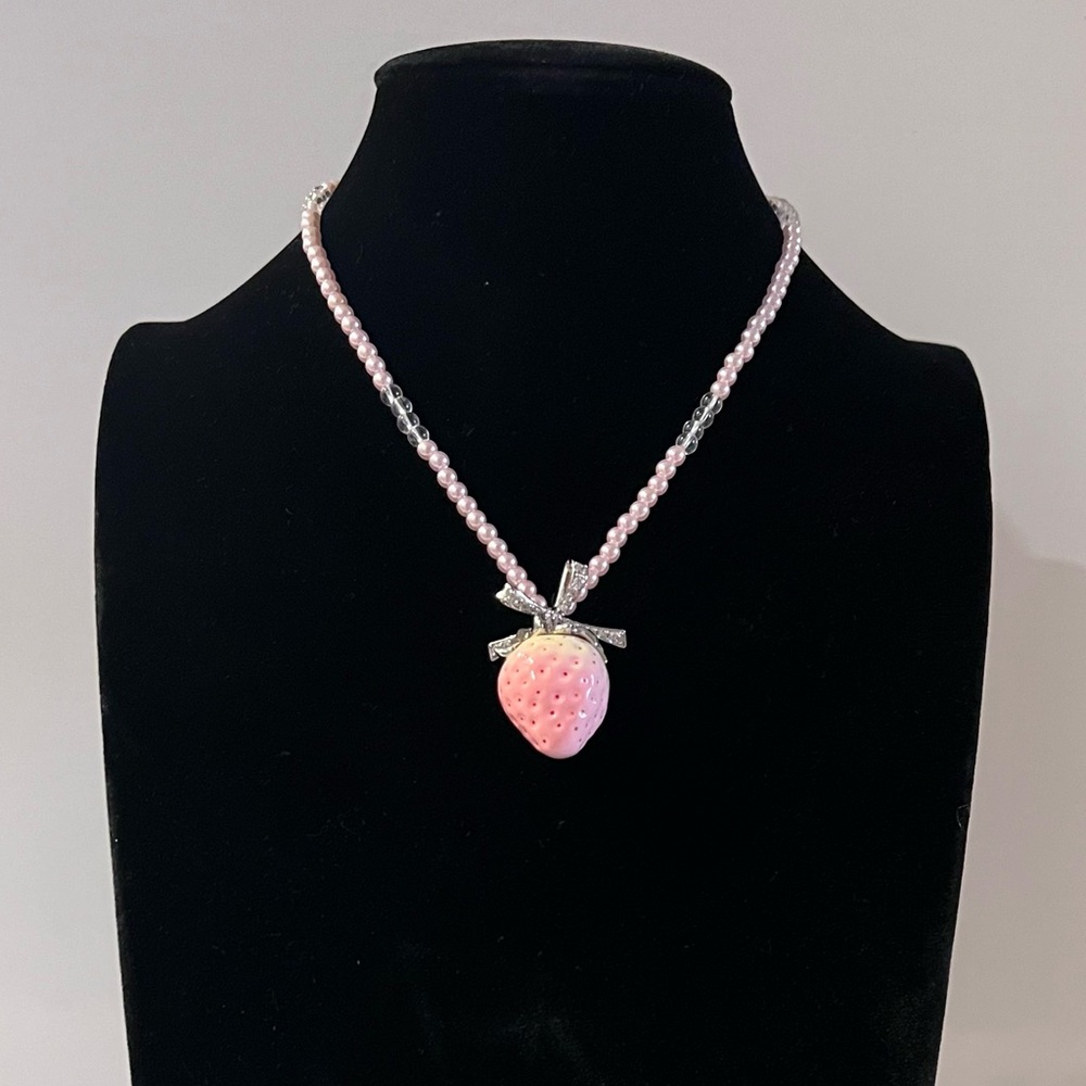 YVMIN Sweet Strawberry Pearl Necklace